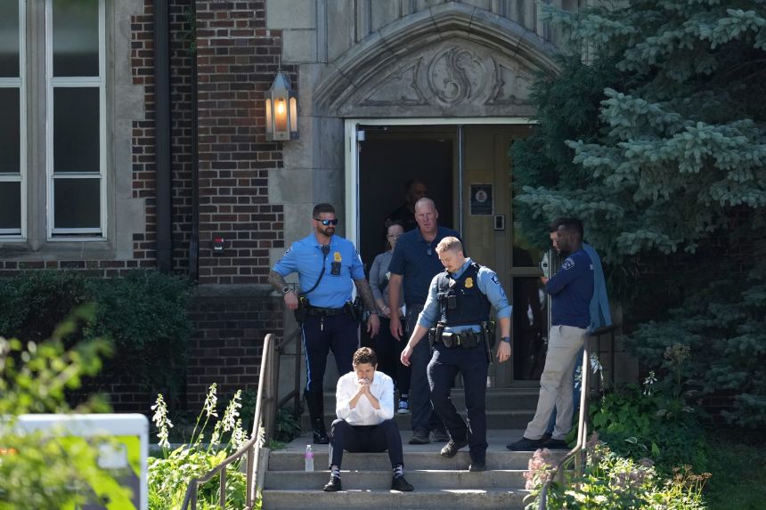 Minneapolis-Mayor Minneapolis Mayor Calls for Assault Rifle Ban After Deadly Attack at Catholic School (2025 Ground Report)